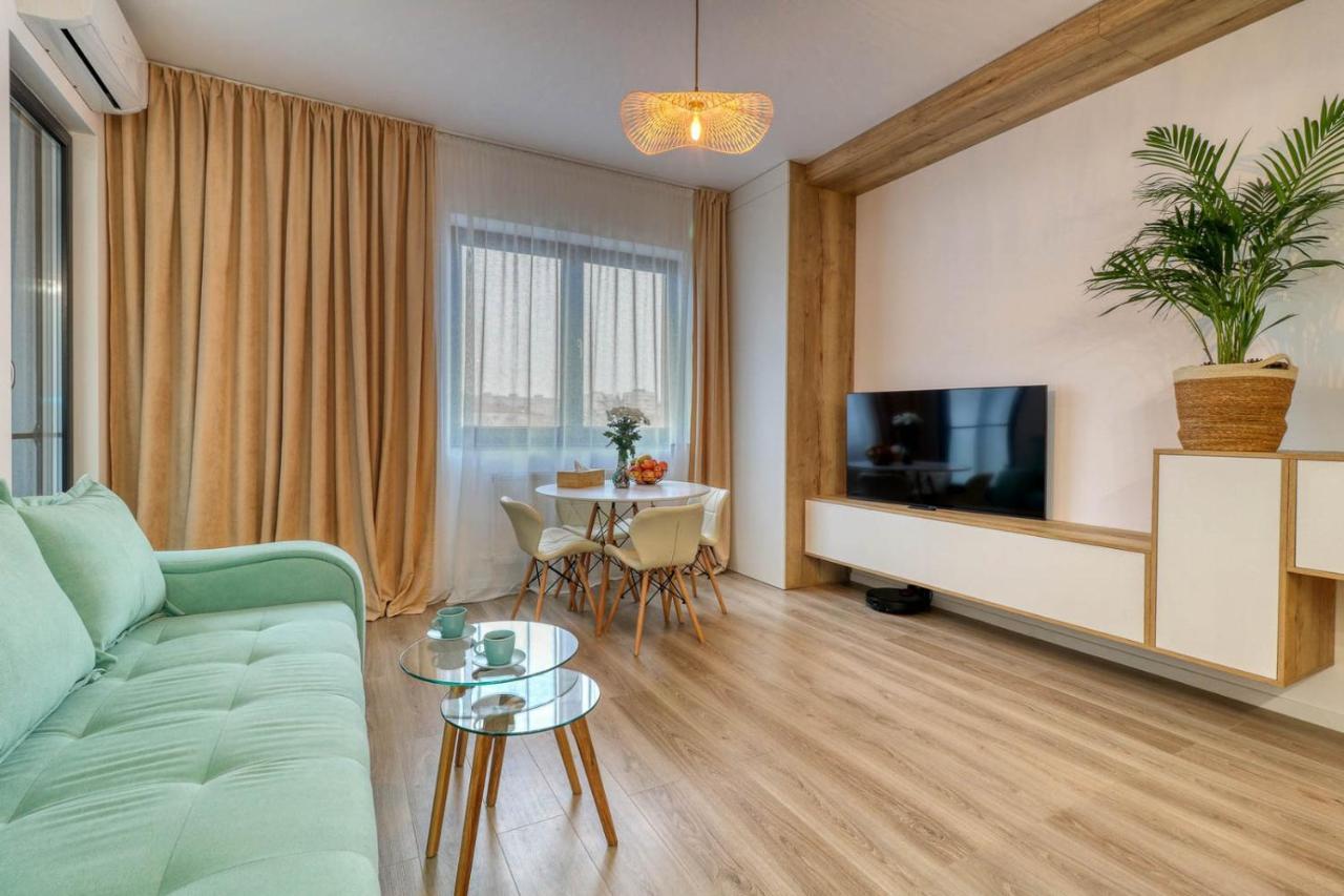 Apartment Inspiration Station: Cozy With Smart Thermostat Near Ior Park *